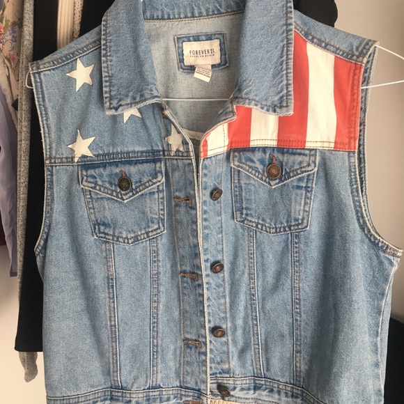 Forever 21 sleeveless jean jacket - Picture 1 of 4